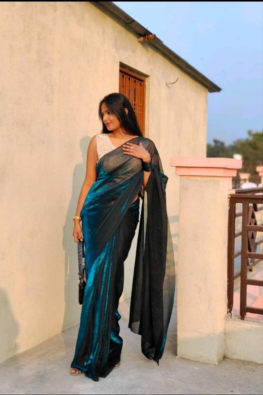 VRAGI Lycra Solid Regular Saree With Unstitched Blouse Piece ( Green ) VRAGI Lycra Solid Regular Saree With Unstitched Blouse Piece ( Green )
