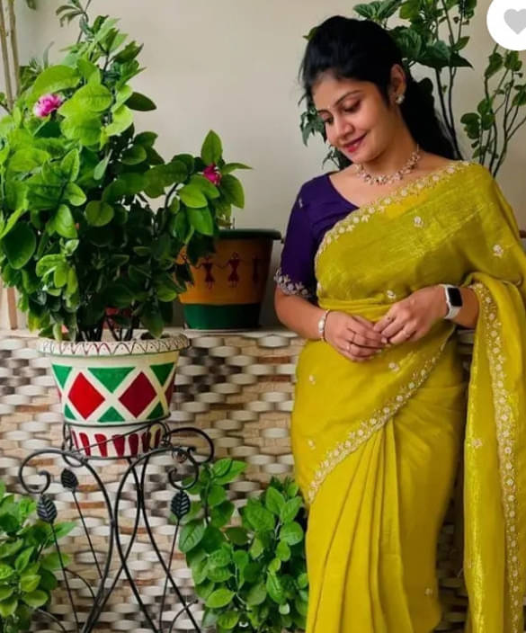 VRAGI Silk Embellished Regular Saree With Unstitched Blouse Piece ( Gold ) VRAGI Silk Embellished Regular Saree With Unstitched Blouse Piece ( Gold )