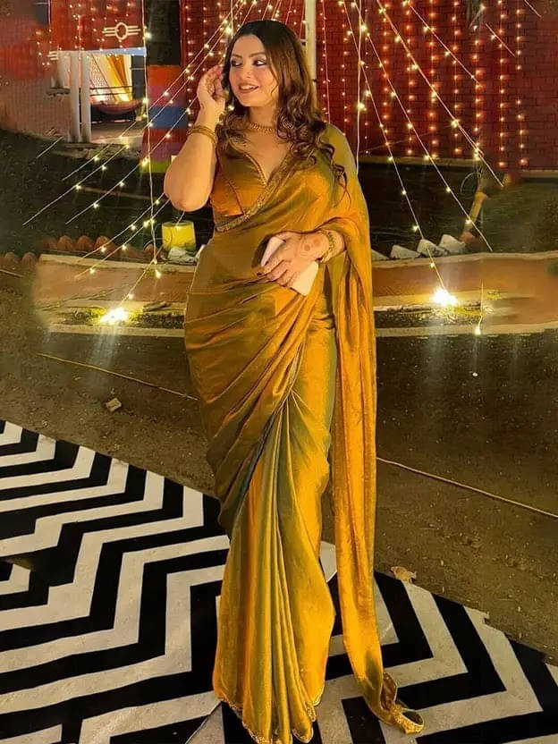     			VRAGI Tissue Solid Regular Saree With Unstitched Blouse Piece ( Gold )