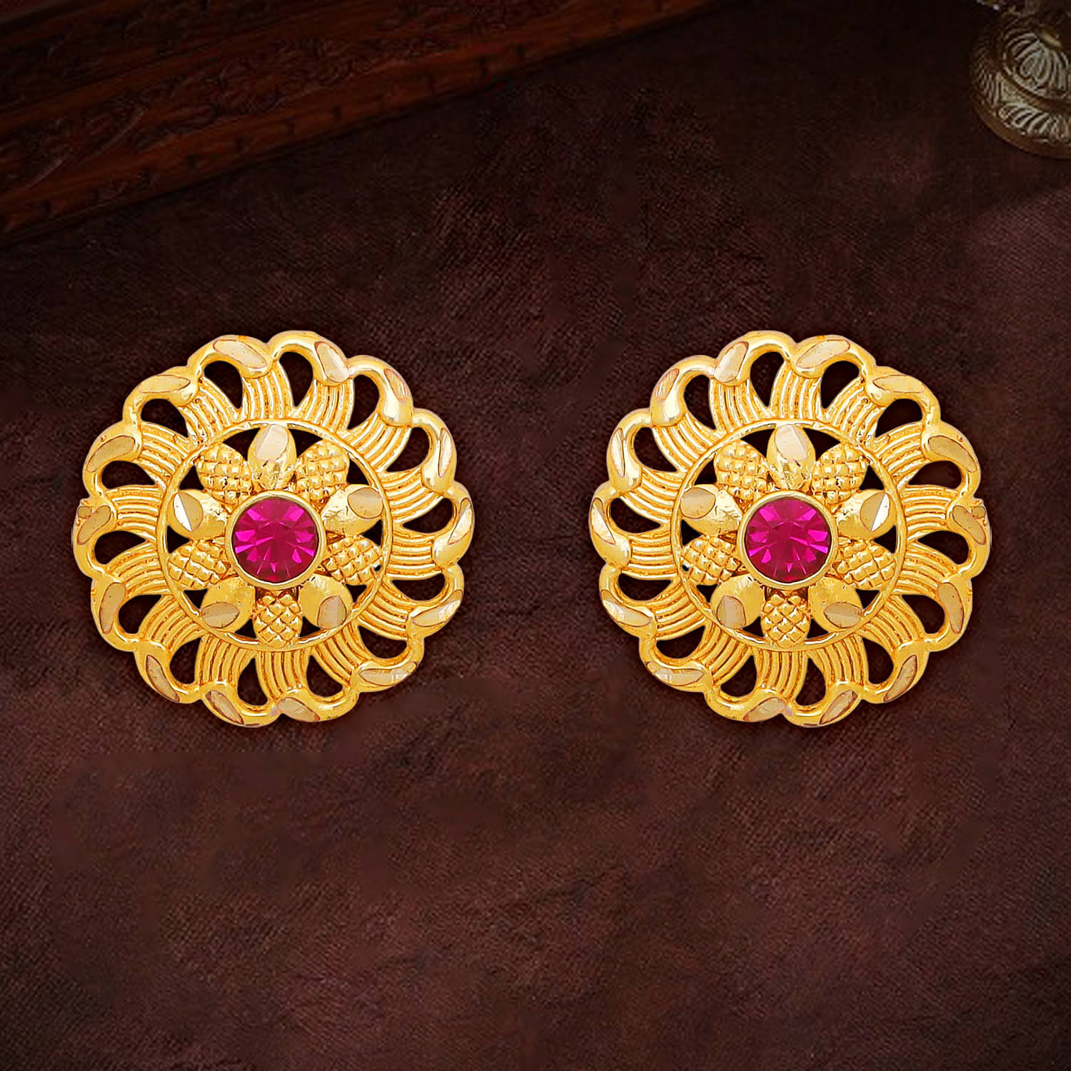     			Drashti Collection Golden Stud Earrings ( Pack of 1 )