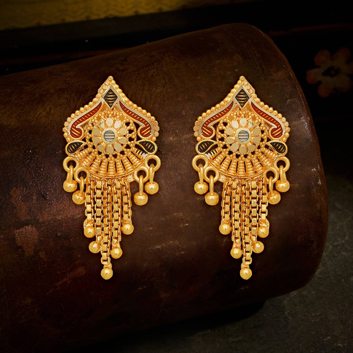    			Drashti Collection Golden Stud Earrings ( Pack of 1 )