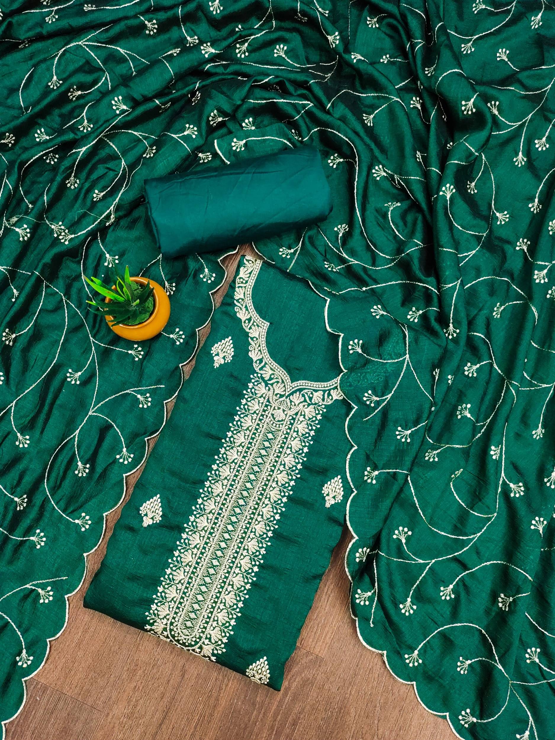 Shree Mahantam Women Chanderi Unstitched Dress Material ( Green ) Shree Mahantam Women Chanderi Unstitched Dress Material ( Green )