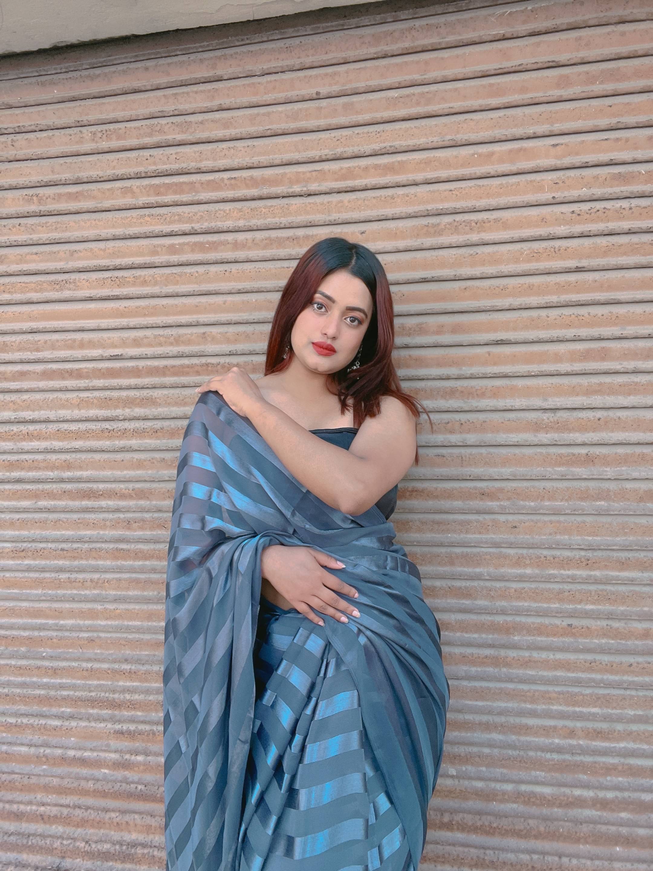     			ANAND SAREES Satin Striped Kasavu Saree With Unstitched Blouse Piece ( Grey )