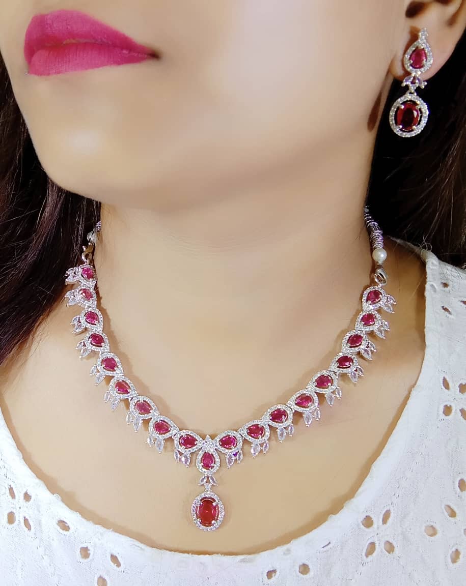 Ladymania Silver Alloy Necklace Set ( Pack of 1 )