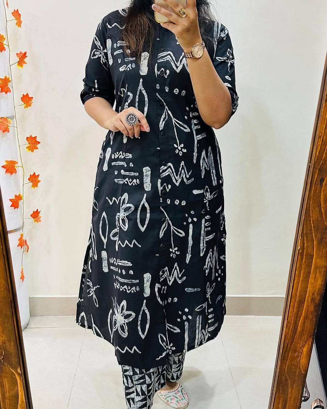 SRF JAIPR Women Cotton Printed Straight Kurti ( Black ) SRF JAIPR Women Cotton Printed Straight Kurti ( Black )