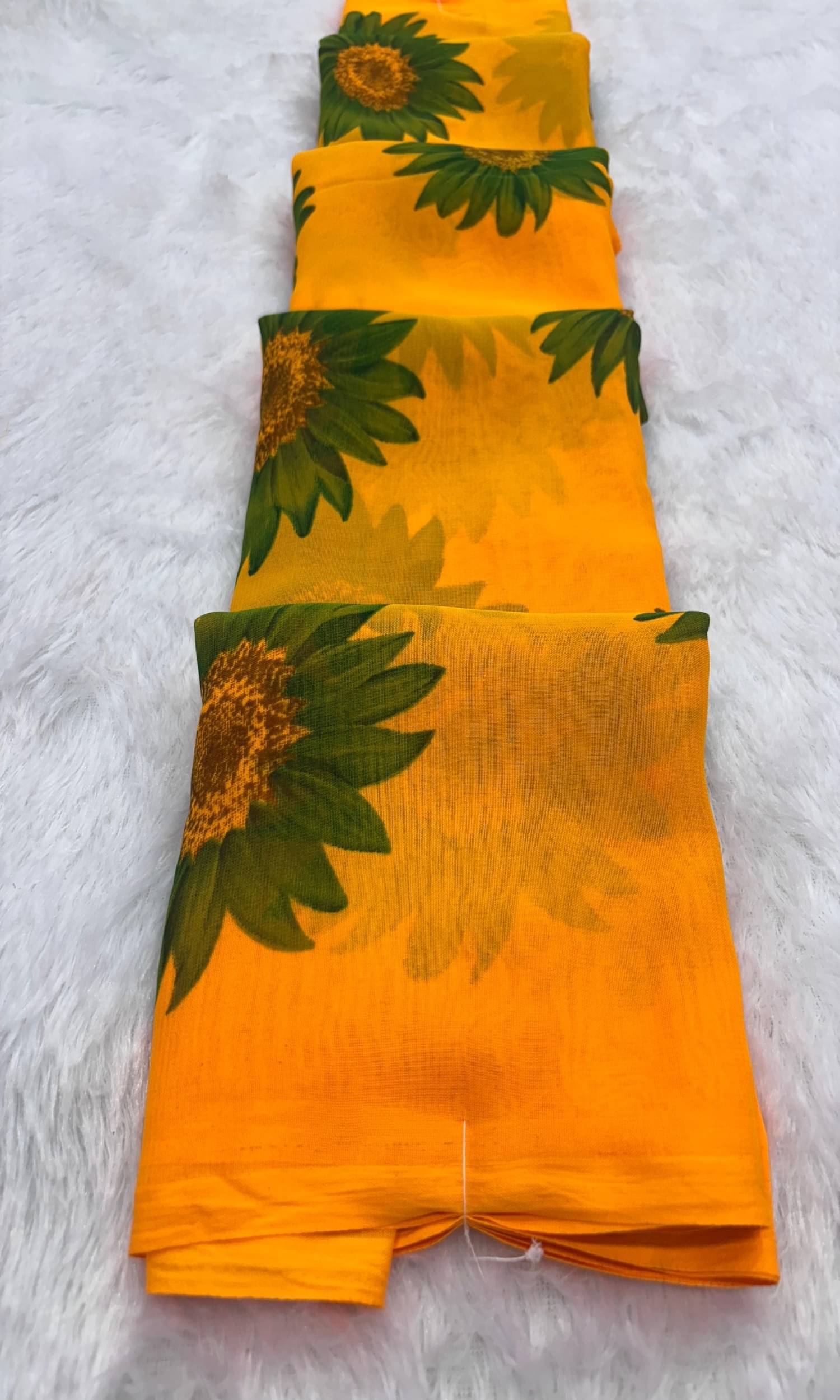     			Sureta Georgette Printed Regular Saree With Unstitched Blouse Piece ( Green )