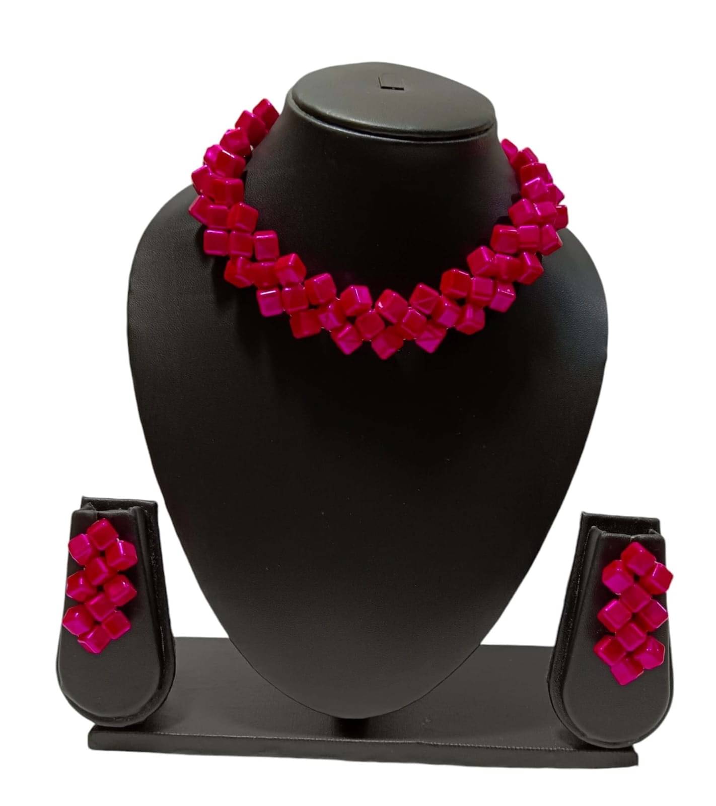     			Uttarai Fluorescent Pink Alloy Necklace Set ( Pack of 1 )