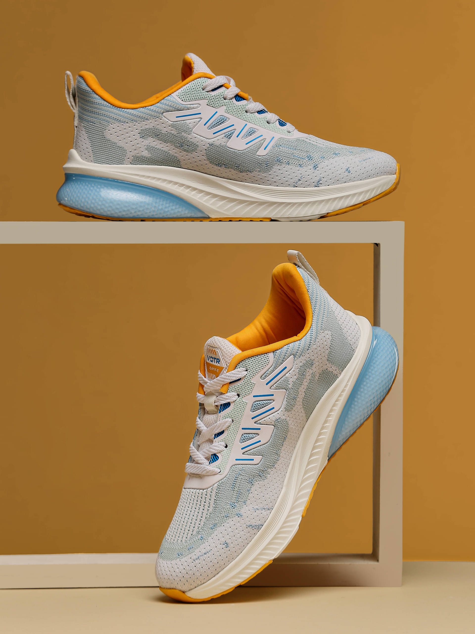     			VCTR Racer RC01 Workout Off White Men's Sports Running Shoes