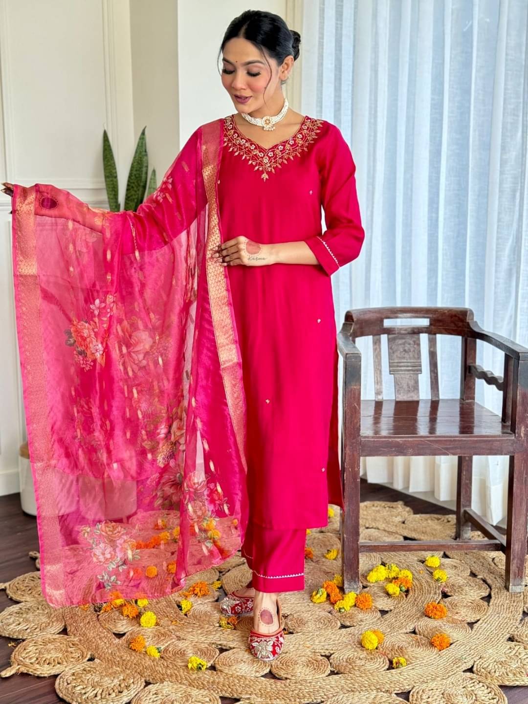     			Vaidehi Fashion Women Viscose Embroidered Straight Kurti With Salwar ( Pink )