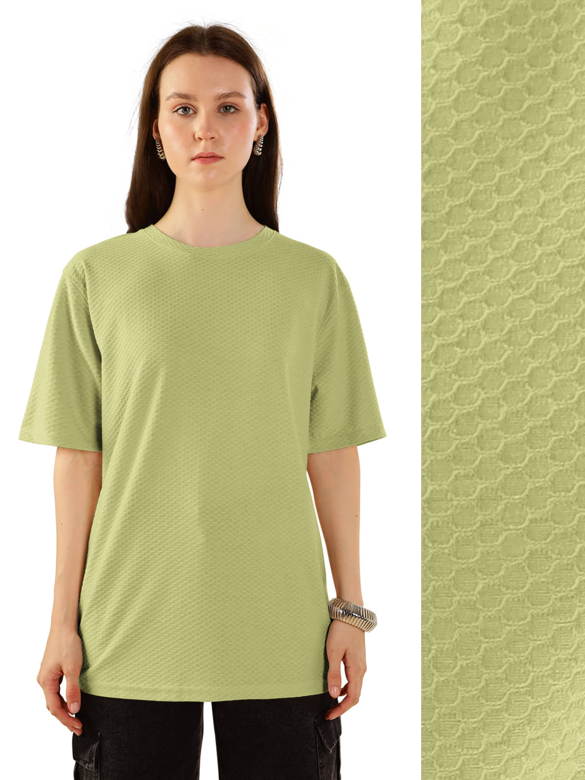     			HELLCAT Women Cotton Blend Solid Oversized Fit Round Neck T-Shirt ( Green )