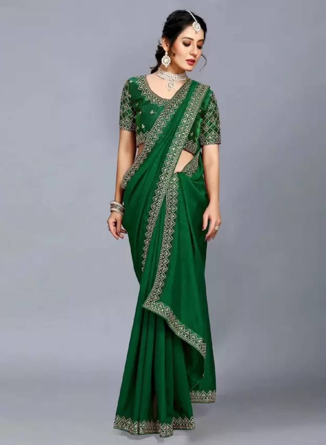YUGAVEERAA Georgette Embellished Regular Saree With Unstitched Blouse Piece ( Green ) YUGAVEERAA Georgette Embellished Regular Saree With Unstitched Blouse Piece ( Green )