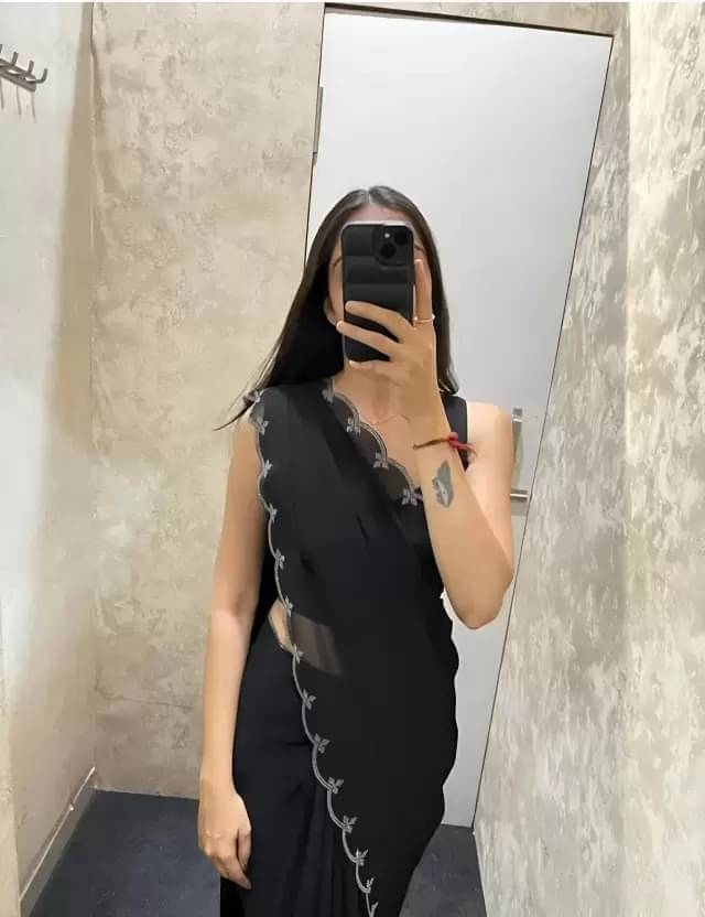 YUGAVEERAA Georgette Embellished Regular Saree With Unstitched Blouse Piece ( Black ) YUGAVEERAA Georgette Embellished Regular Saree With Unstitched Blouse Piece ( Black )