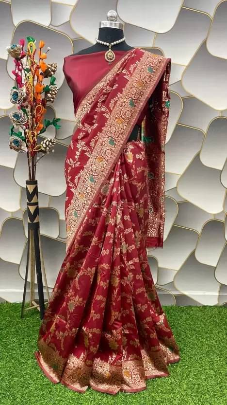 YUGAVEERAA Silk Woven Regular Saree With Unstitched Blouse Piece ( Maroon ) YUGAVEERAA Silk Woven Regular Saree With Unstitched Blouse Piece ( Maroon )