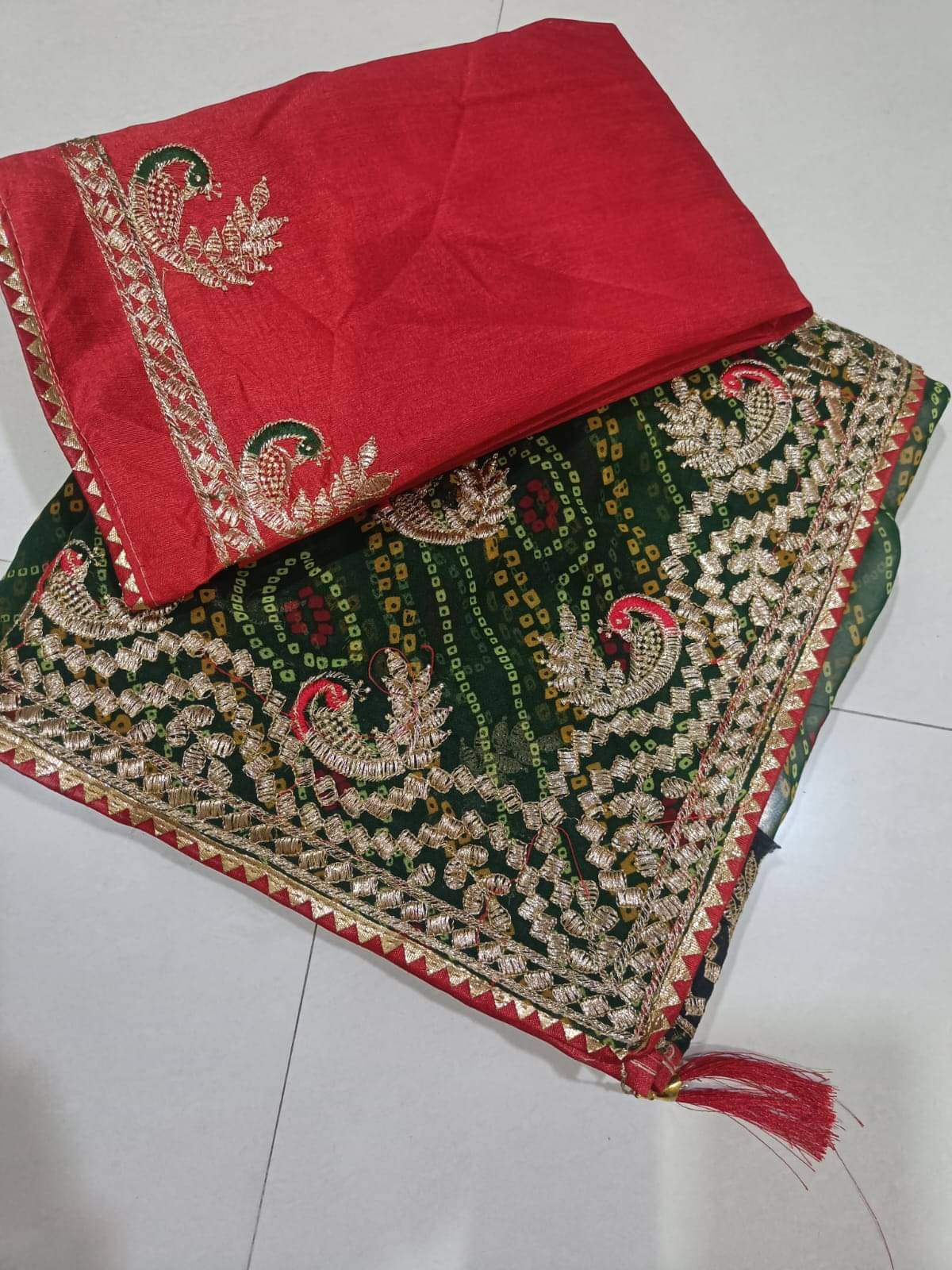 GOPI SAREE Georgette Embroidered Bandhani Sarees With Unstitched Blouse Piece ( Green ) GOPI SAREE Georgette Embroidered Bandhani Sarees With Unstitched Blouse Piece ( Green )