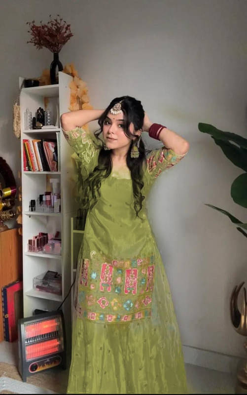     			Garv Enterprises Women Silk Embroidered Straight Kurti With Alladin Salwar ( Green )