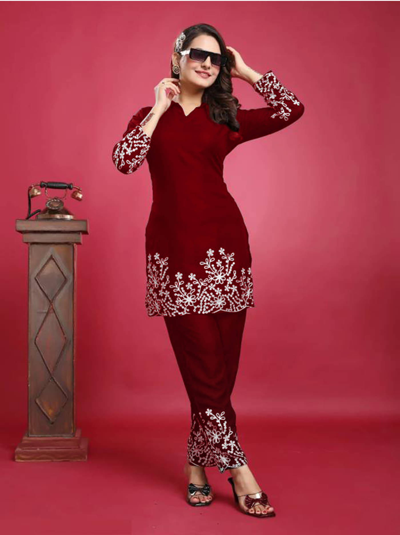     			Nirja Fab Women Embroidered Tunic With Trousers Co-Ord Set ( Maroon )