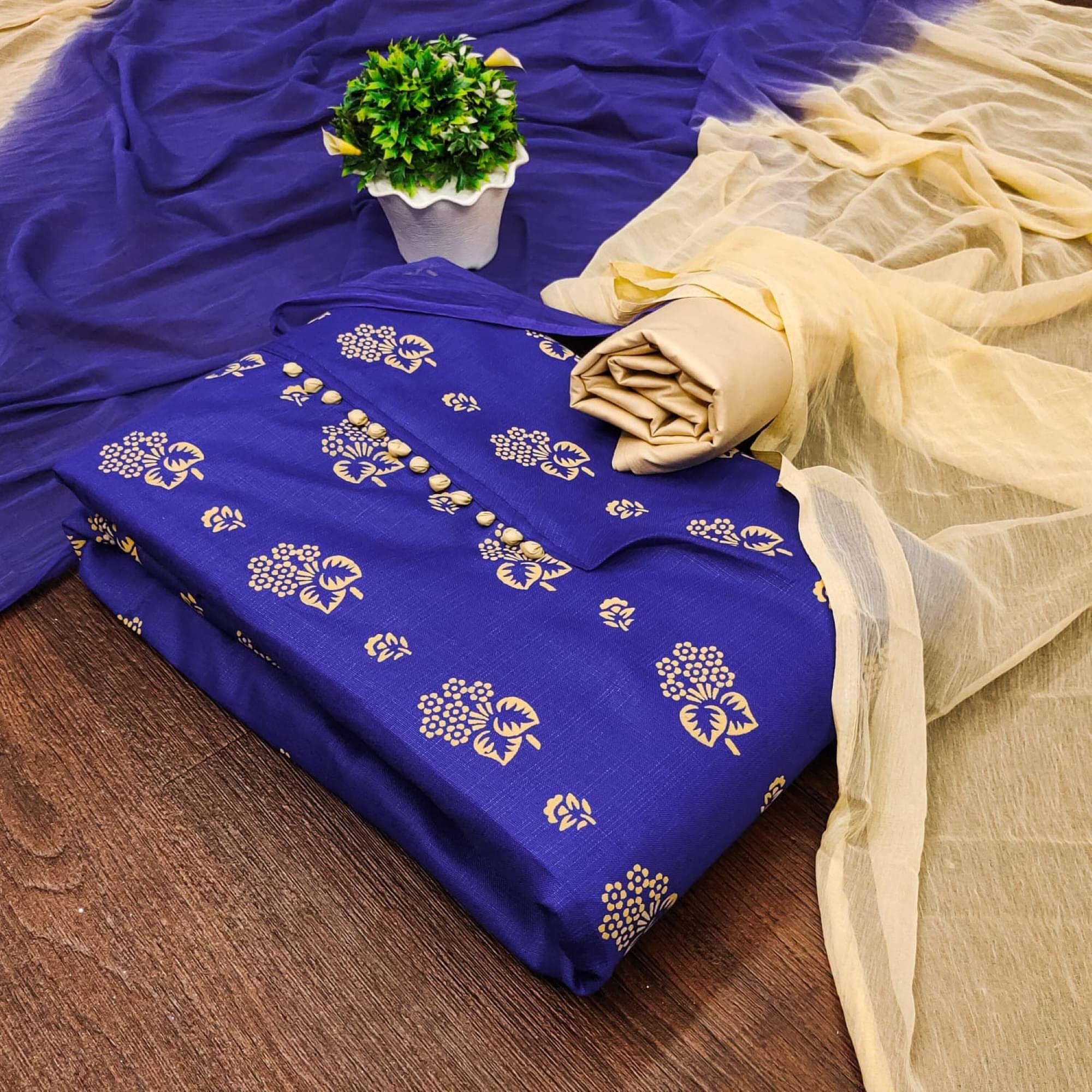     			Shree Mahantam Women Cotton Unstitched Dress Material ( Blue )