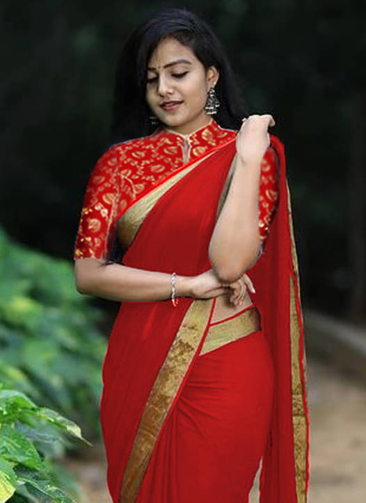     			Avenue Creation Georgette Solid Regular Saree With Unstitched Blouse Piece ( Red )