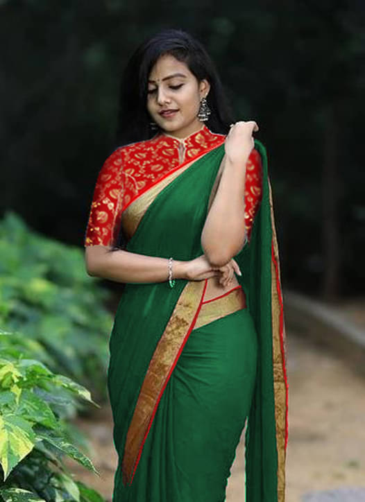 Avenue Creation Georgette Solid Regular Saree With Unstitched Blouse Piece ( Green ) Avenue Creation Georgette Solid Regular Saree With Unstitched Blouse Piece ( Green )
