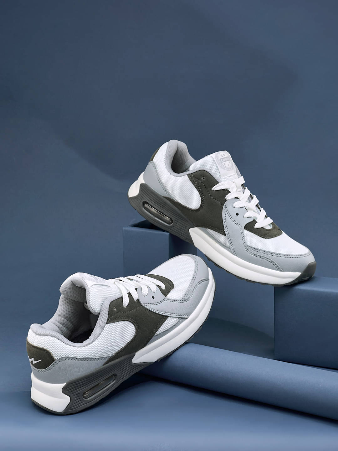     			Campus STARSHIP White Men's Sneakers