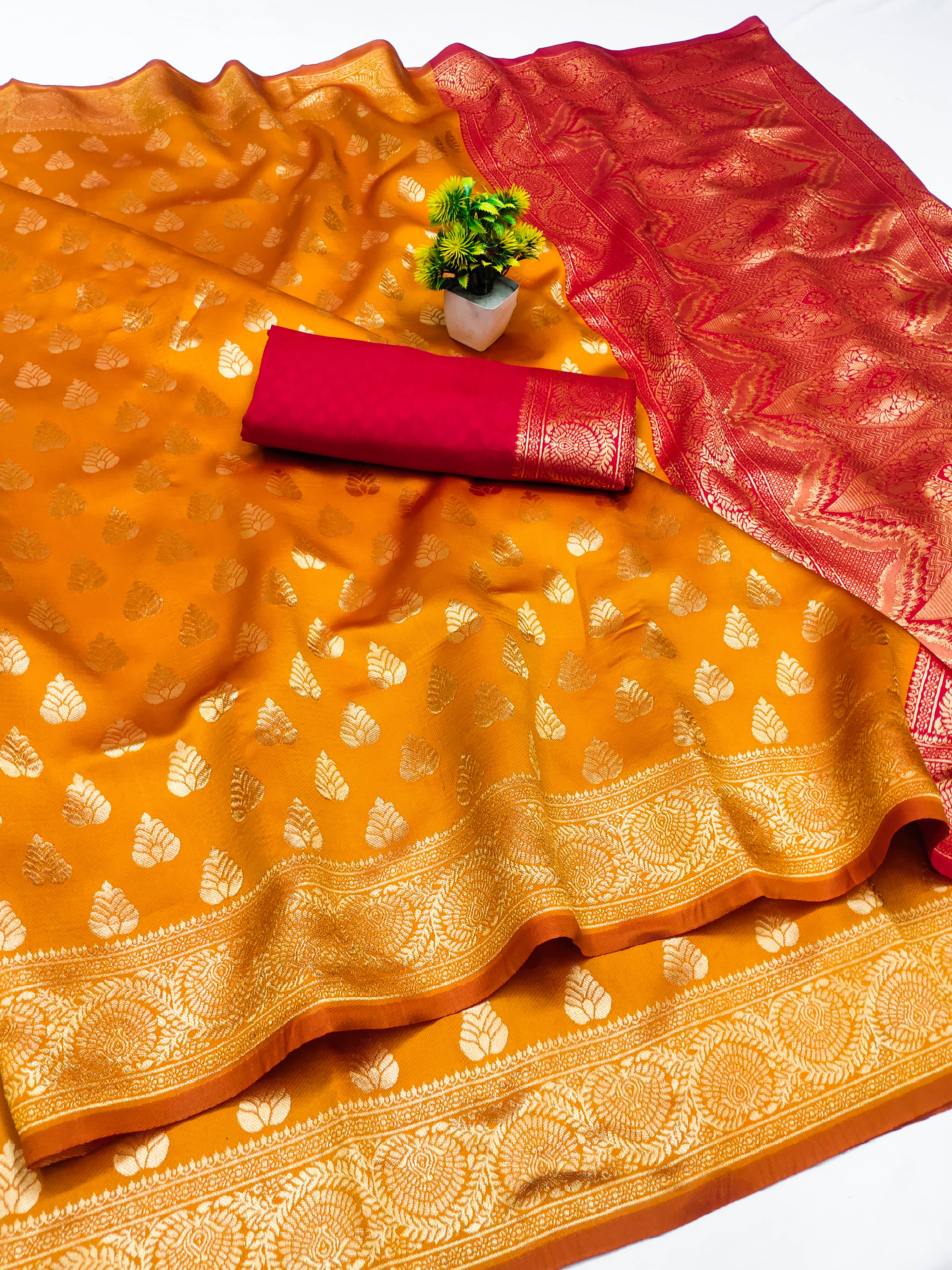 HEMA SILK MILLS Silk Printed Regular Saree With Unstitched Blouse Piece ( Maroon ) - Sarees | Buy online on ZillyBuy