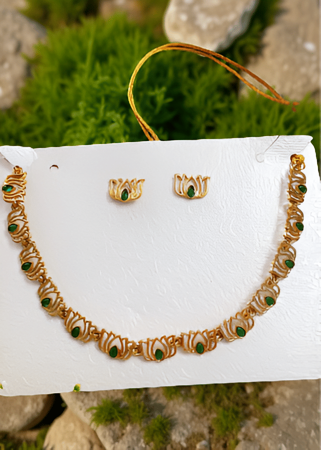     			Padmawati Green Alloy Necklace Set ( Pack of 1 )