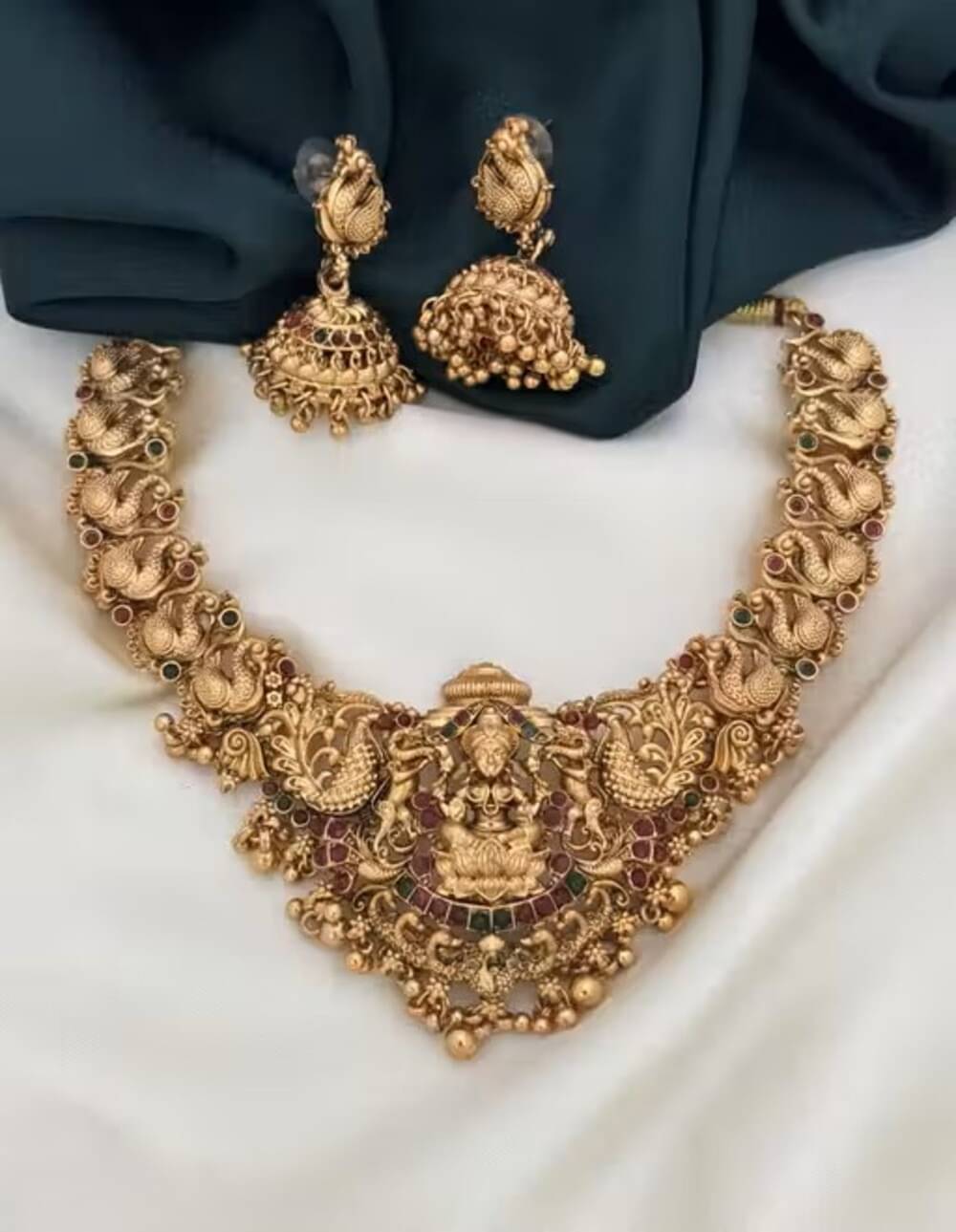     			Pamadhya Multicolor Copper Necklace Set ( Pack of 1 )