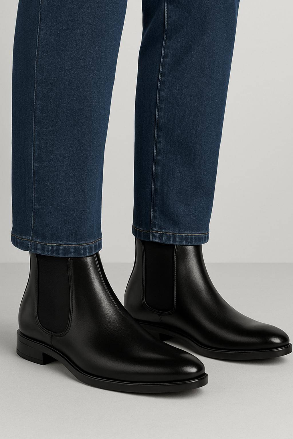     			SERSI Black Men's Chelsea Boots