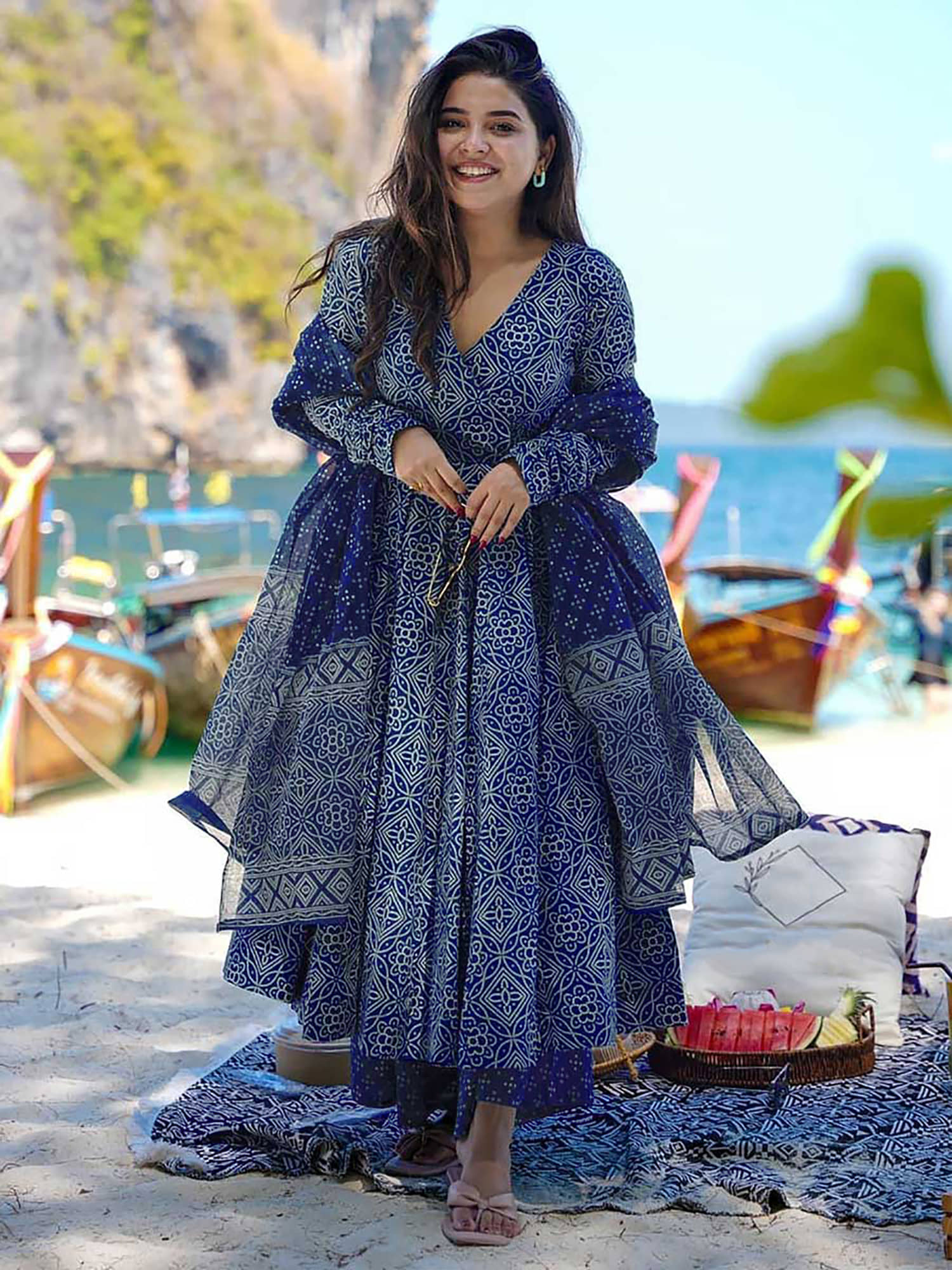 kedar fab Women Rayon Printed Angrakha Kurti With Palazzo ( Blue )