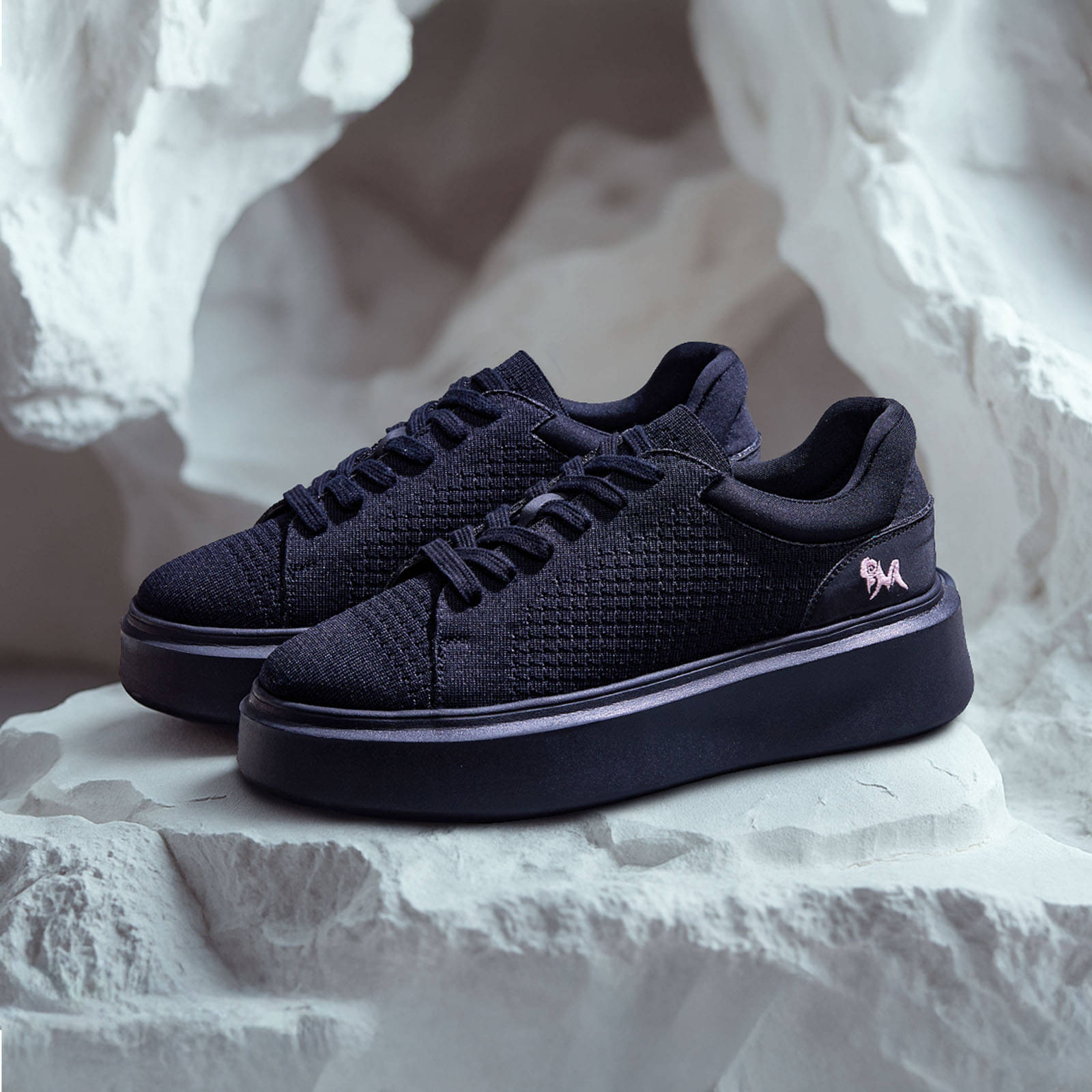     			Neemans Black Women's Sneakers