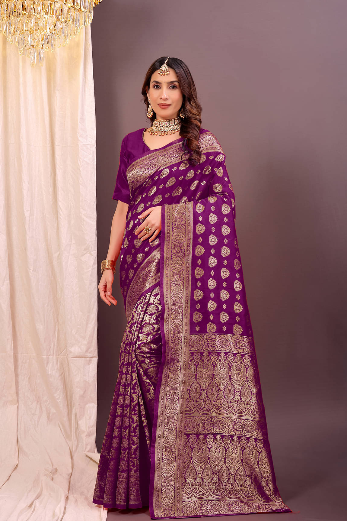     			Suali Art Silk Woven Regular Saree With Unstitched Blouse Piece ( Wine )