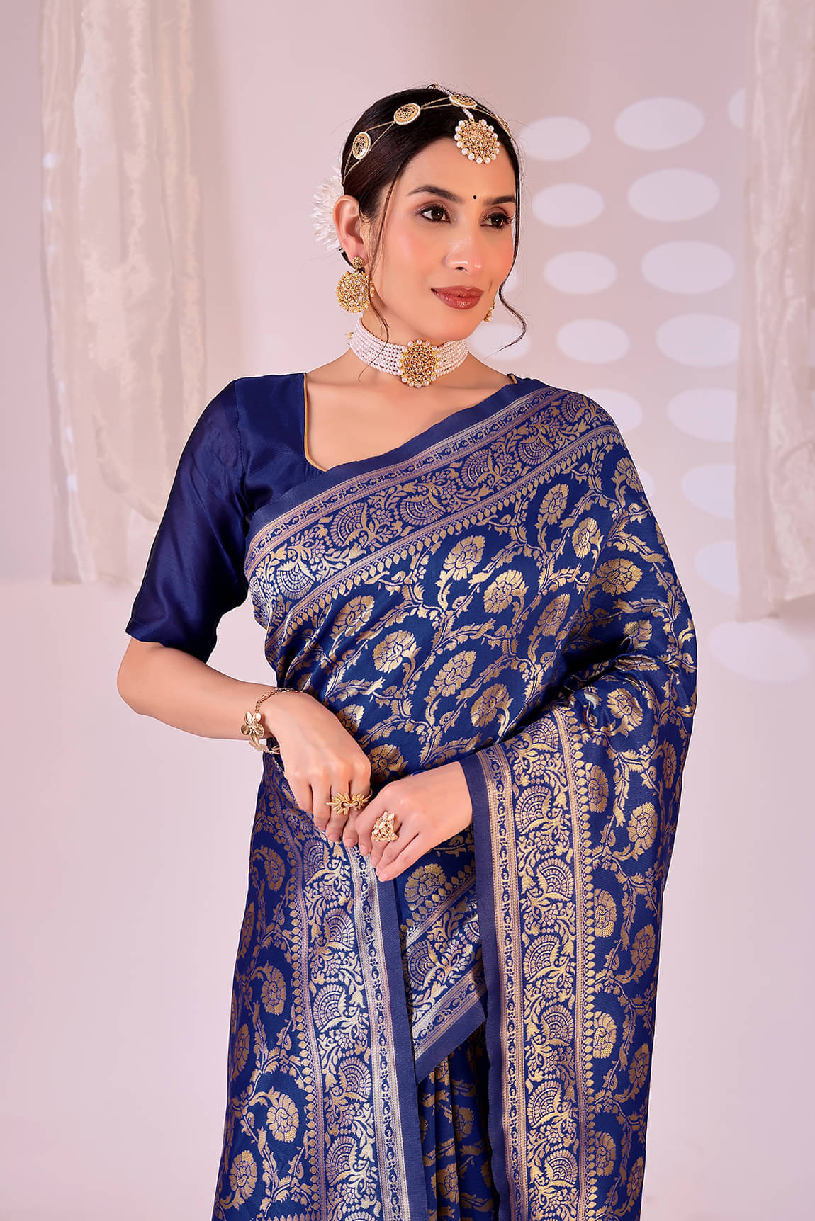 Vkaran Art Silk Woven Regular Saree With Unstitched Blouse Piece ( Navy Blue ) Vkaran Art Silk Woven Regular Saree With Unstitched Blouse Piece ( Navy Blue )