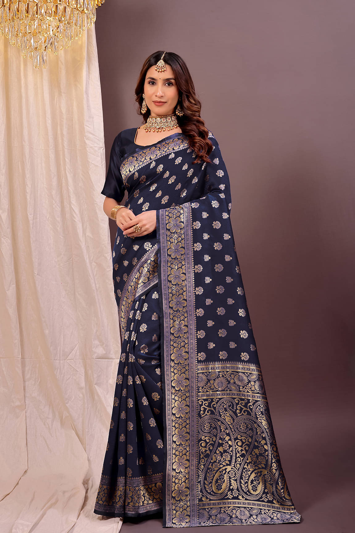     			Vkaran Art Silk Woven Regular Saree With Unstitched Blouse Piece ( Black )