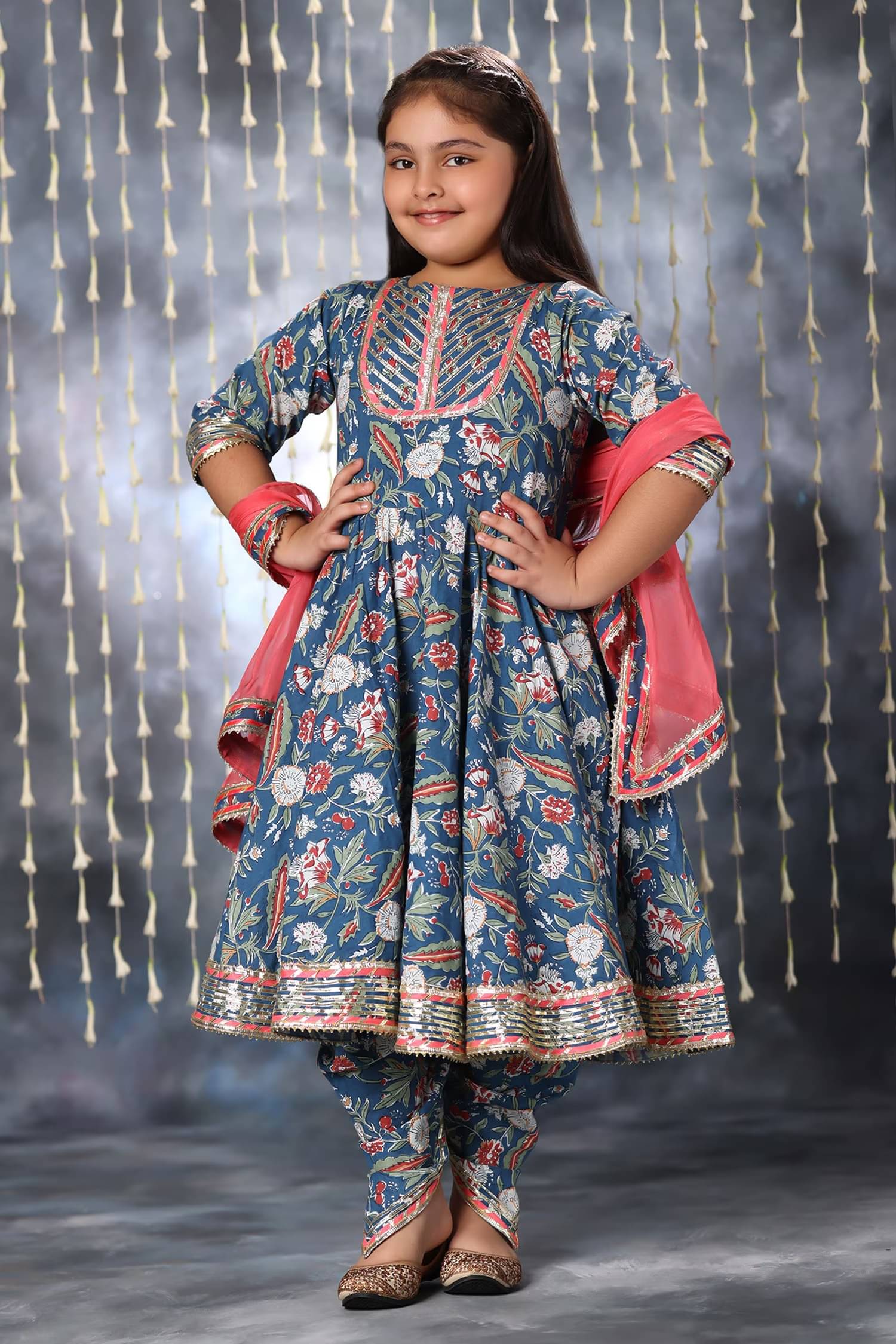    			Arshia Fashions Girls Rayon Kurti with Salwar ( Pack of 1 , Blue )
