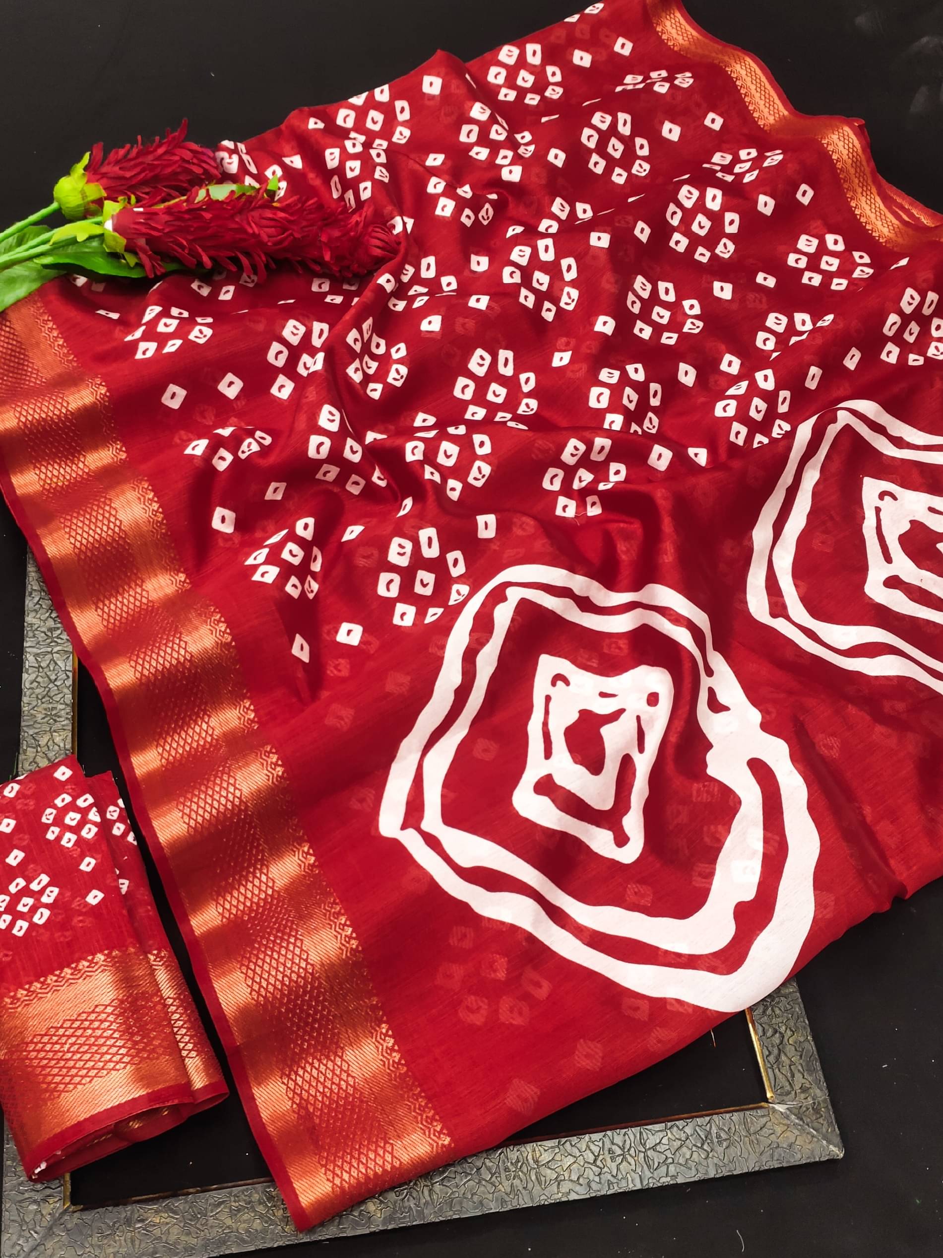     			HEMA SILK MILLS Cotton Blend Printed Regular Saree With Unstitched Blouse Piece ( Red )