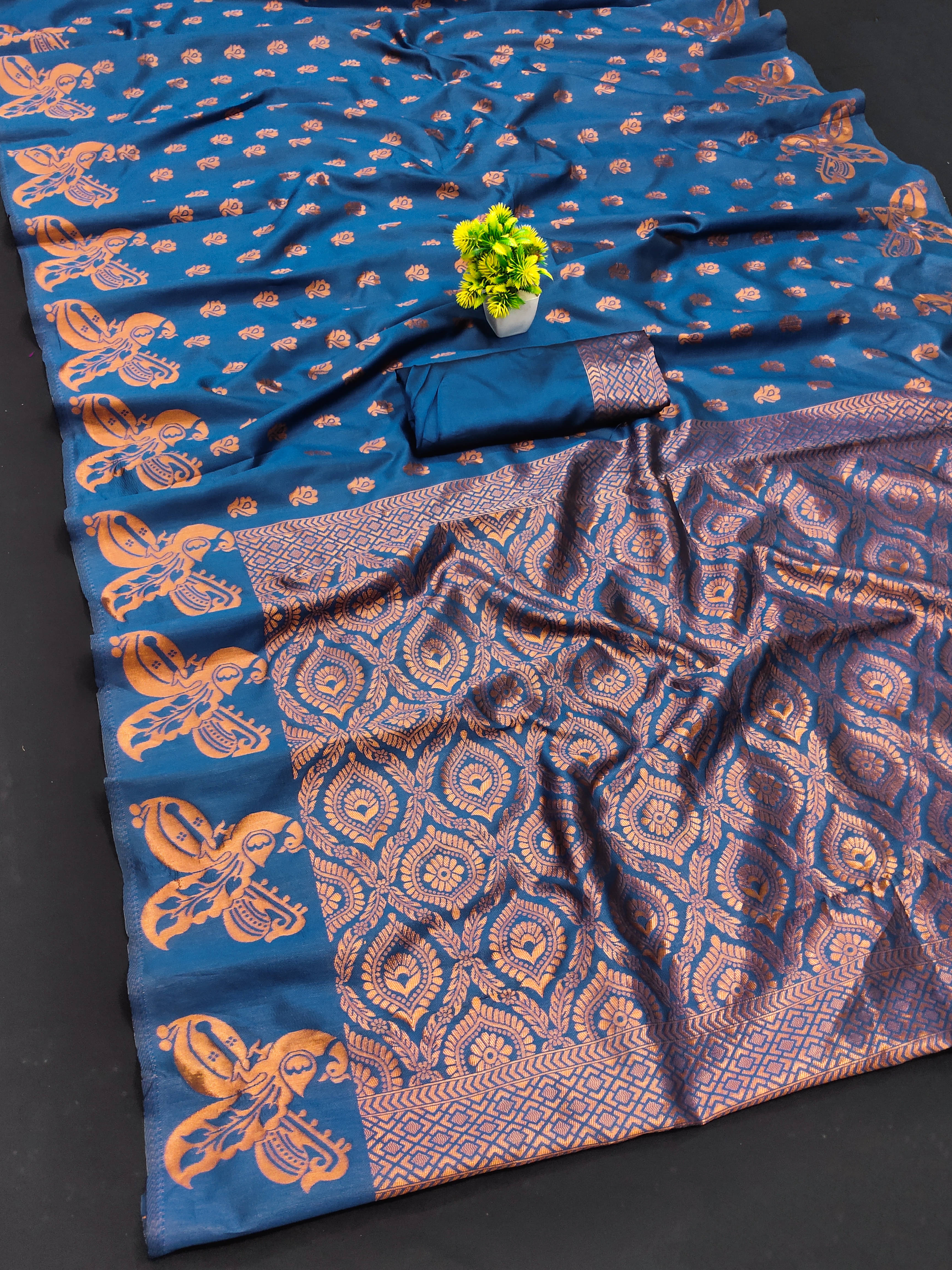     			Kanooda Prints Silk Blend Embellished Banarasi saree With Unstitched Blouse Piece ( Teal )