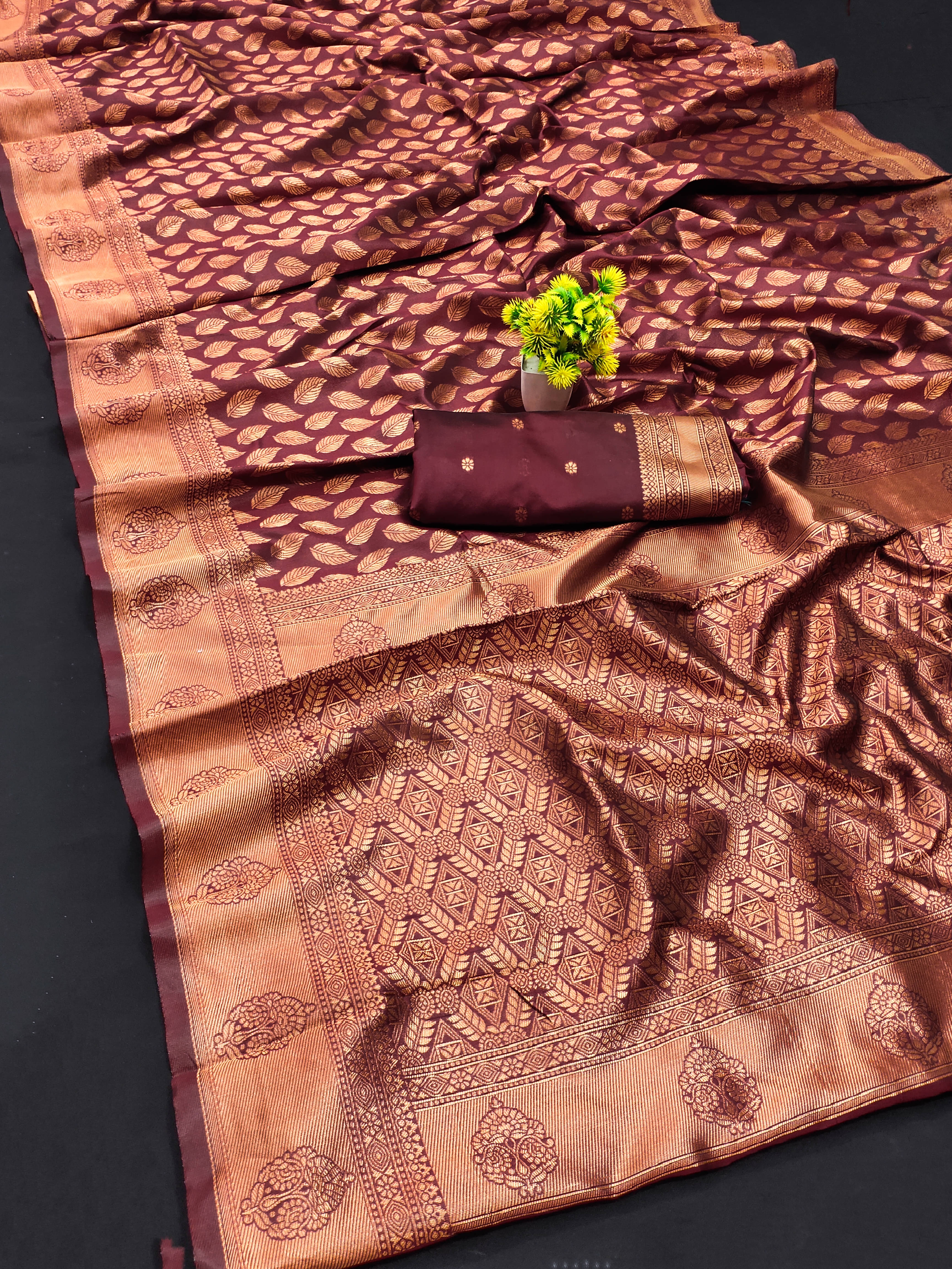 Kanooda Prints Silk Blend Embellished Banarasi saree With Unstitched Blouse Piece ( Maroon ) Kanooda Prints Silk Blend Embellished Banarasi saree With Unstitched Blouse Piece ( Maroon )