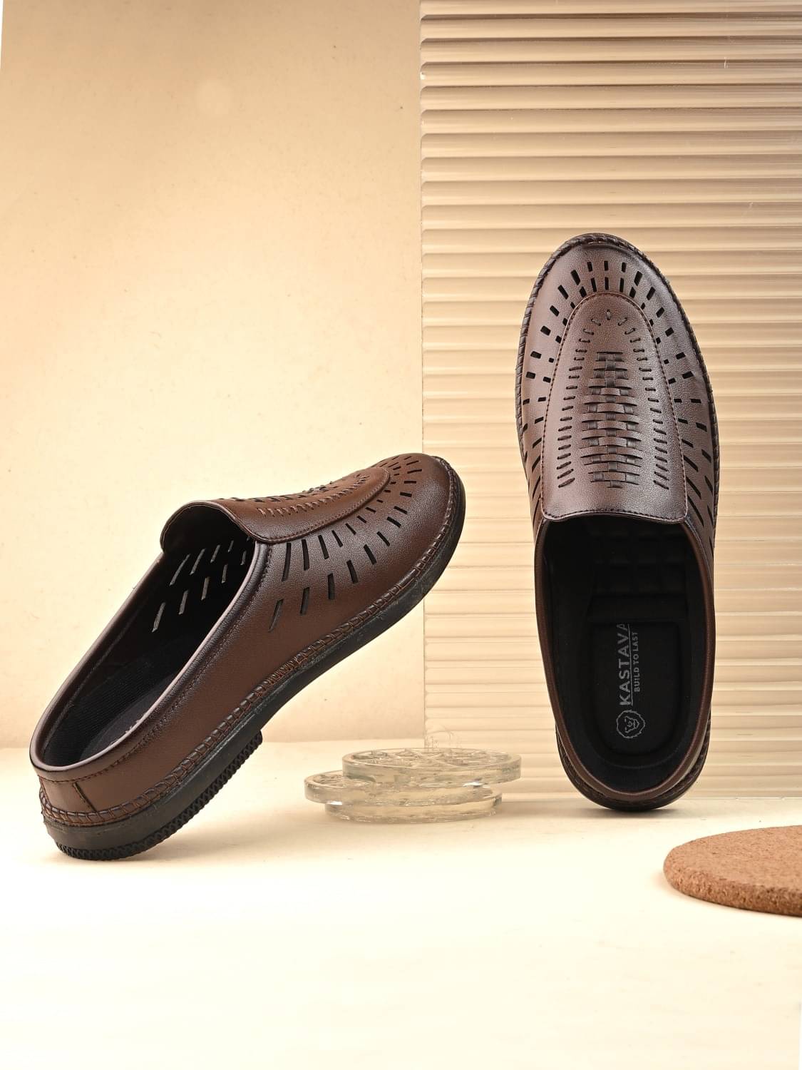     			Kastava Brown Men's Slide Flip Flop