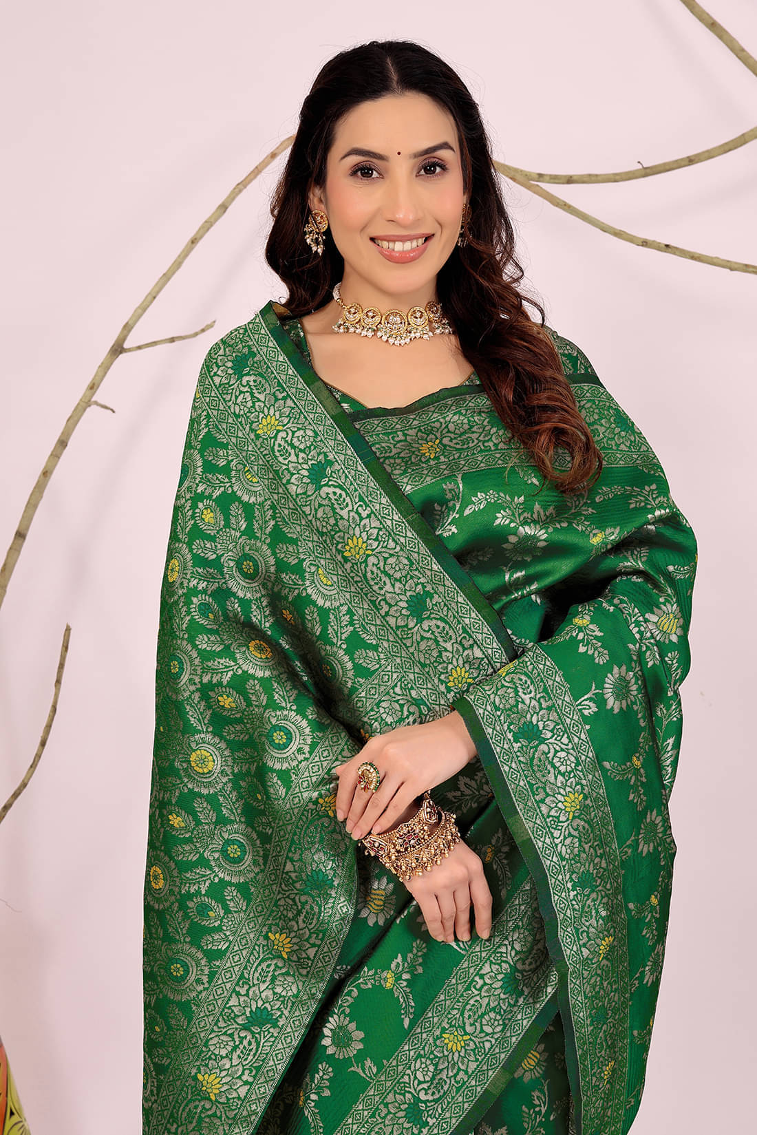     			Suali Art Silk Solid Regular Saree With Unstitched Blouse Piece ( Green )
