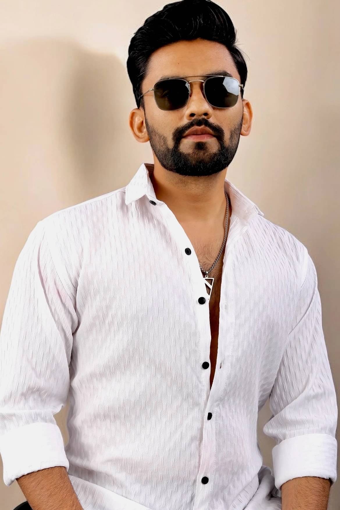     			UPQUEDS Polyester Regular Fit Self Design Full Sleeves Men's Casual Shirt - White ( Pack of 1 )