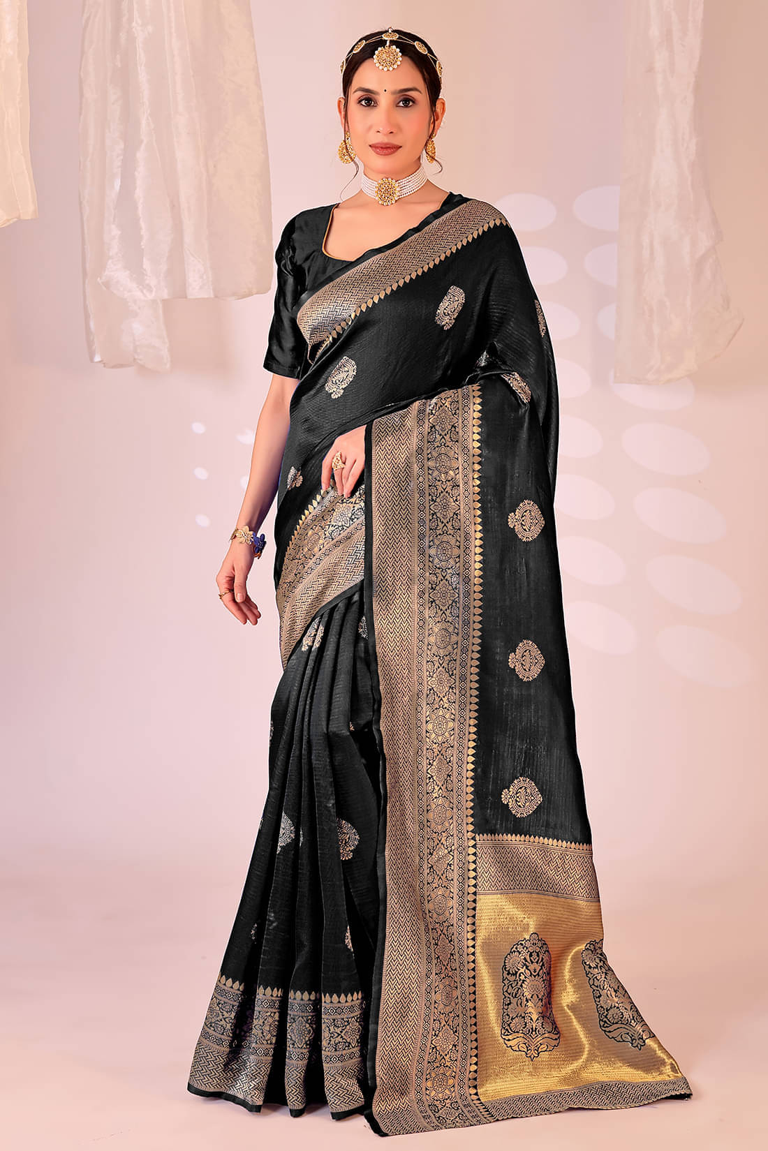 Vkaran Art Silk Solid Regular Saree With Unstitched Blouse Piece ( Black ) Vkaran Art Silk Solid Regular Saree With Unstitched Blouse Piece ( Black )