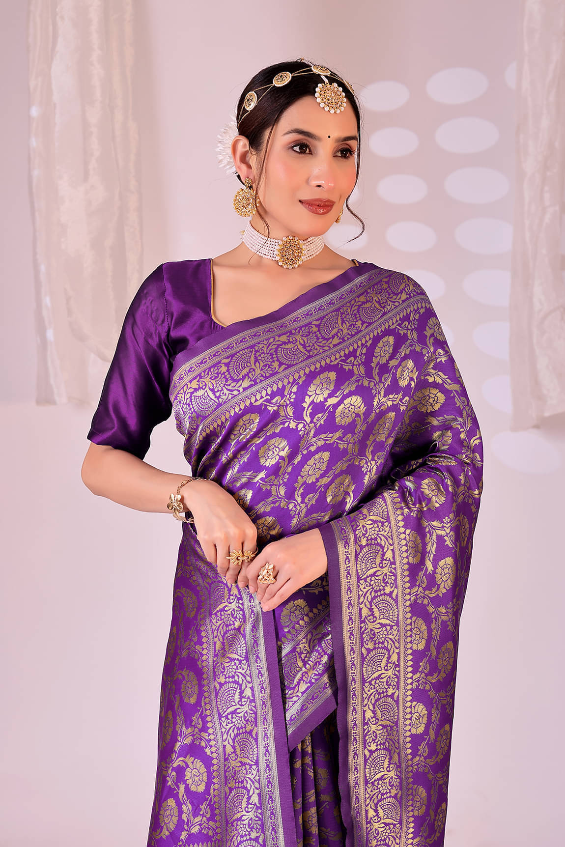 Vkaran Art Silk Solid Regular Saree With Unstitched Blouse Piece ( Wine ) Vkaran Art Silk Solid Regular Saree With Unstitched Blouse Piece ( Wine )