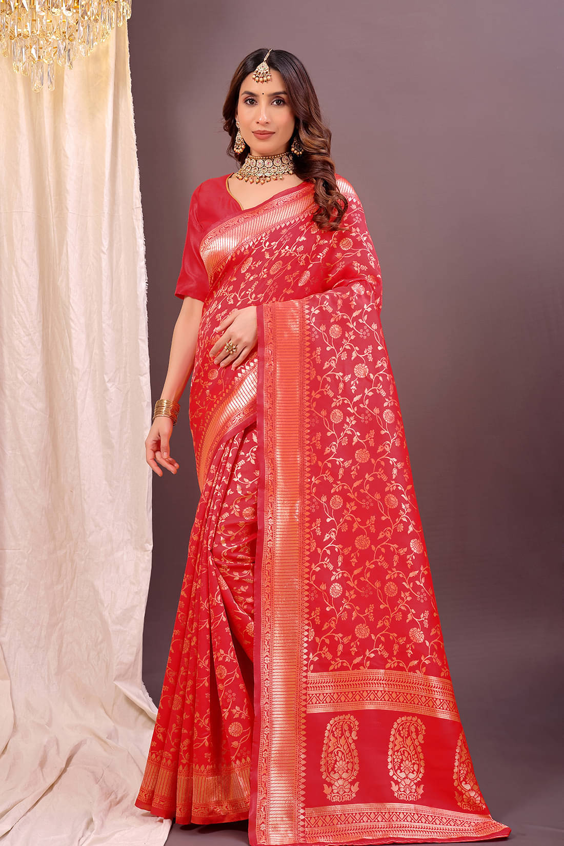    			Vkaran Art Silk Woven Regular Saree With Unstitched Blouse Piece ( Maroon )