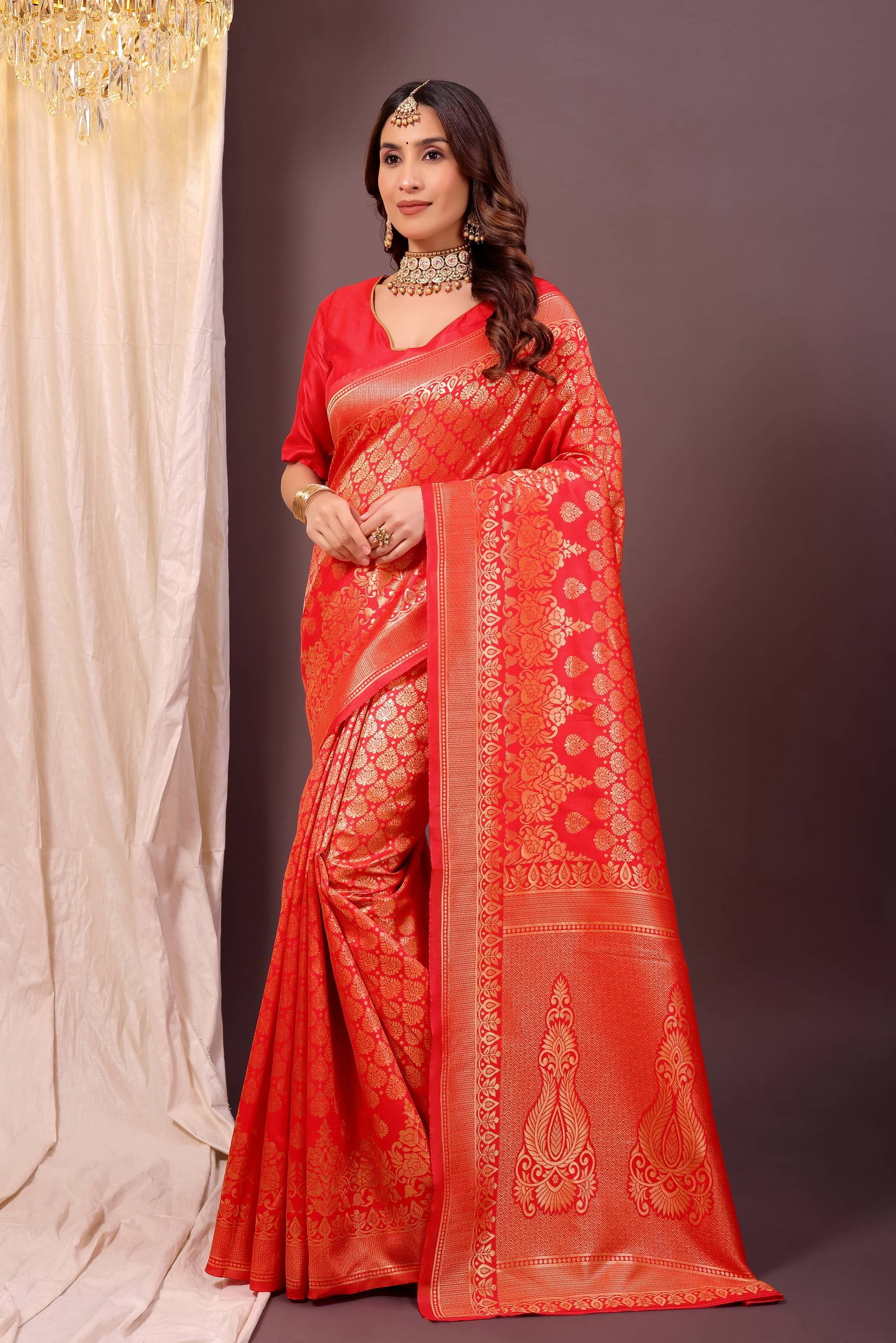 YUGAVEERAA Art Silk Woven Regular Saree With Unstitched Blouse Piece ( Red ) YUGAVEERAA Art Silk Woven Regular Saree With Unstitched Blouse Piece ( Red )