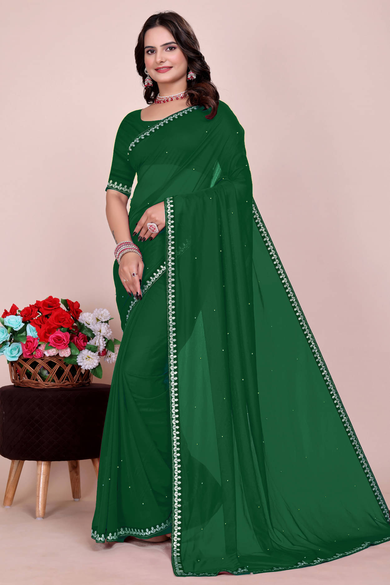     			YUGAVEERAA Lycra Solid Regular Saree With Unstitched Blouse Piece ( Green )