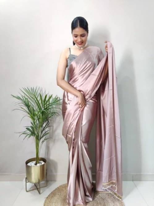 YUGAVEERAA Satin Solid Regular Saree With Unstitched Blouse Piece ( Pink ) YUGAVEERAA Satin Solid Regular Saree With Unstitched Blouse Piece ( Pink )