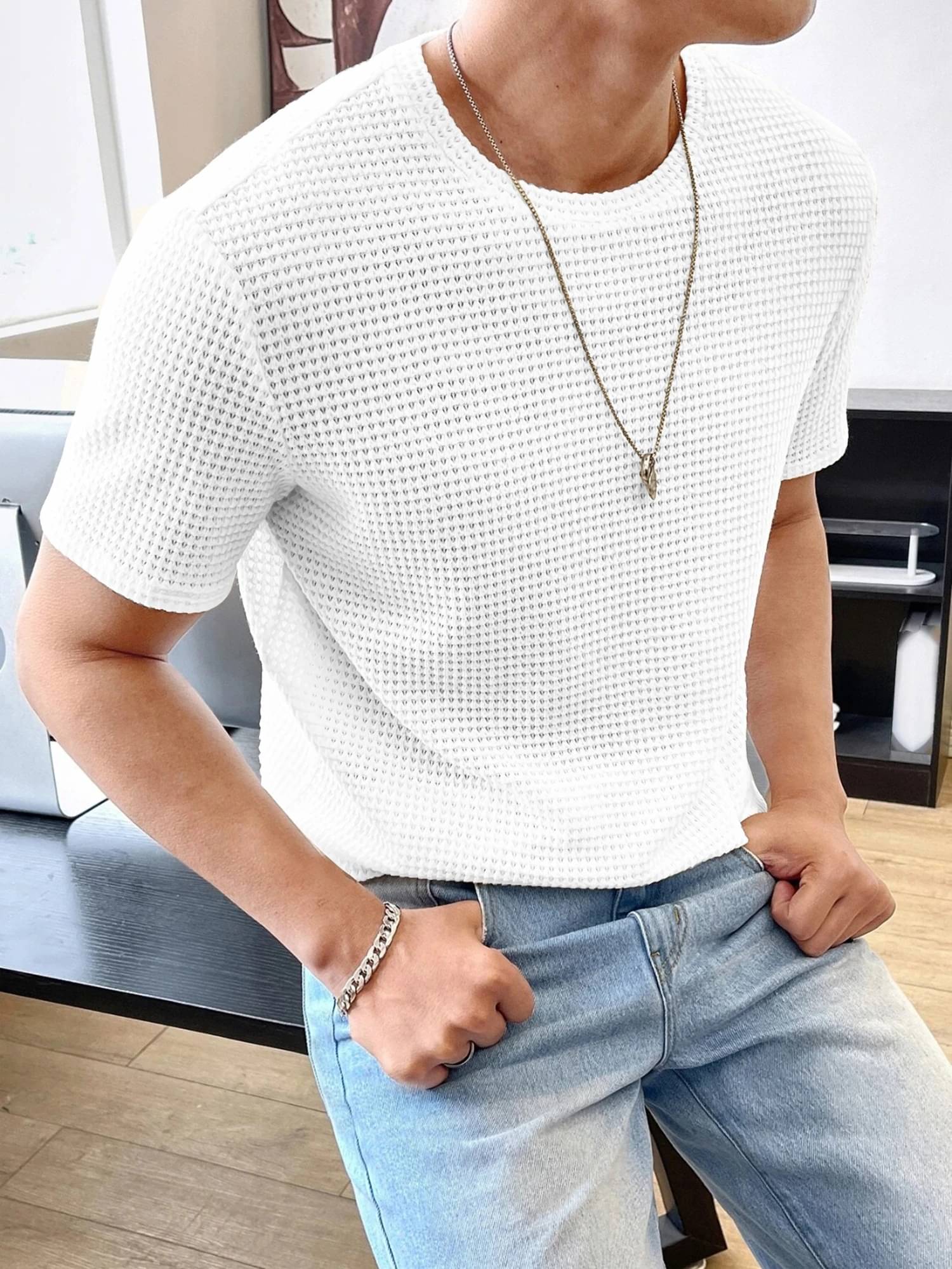     			JUMP CUTS Men Cotton Blend Slim Fit Self Design T-Shirt ( White )