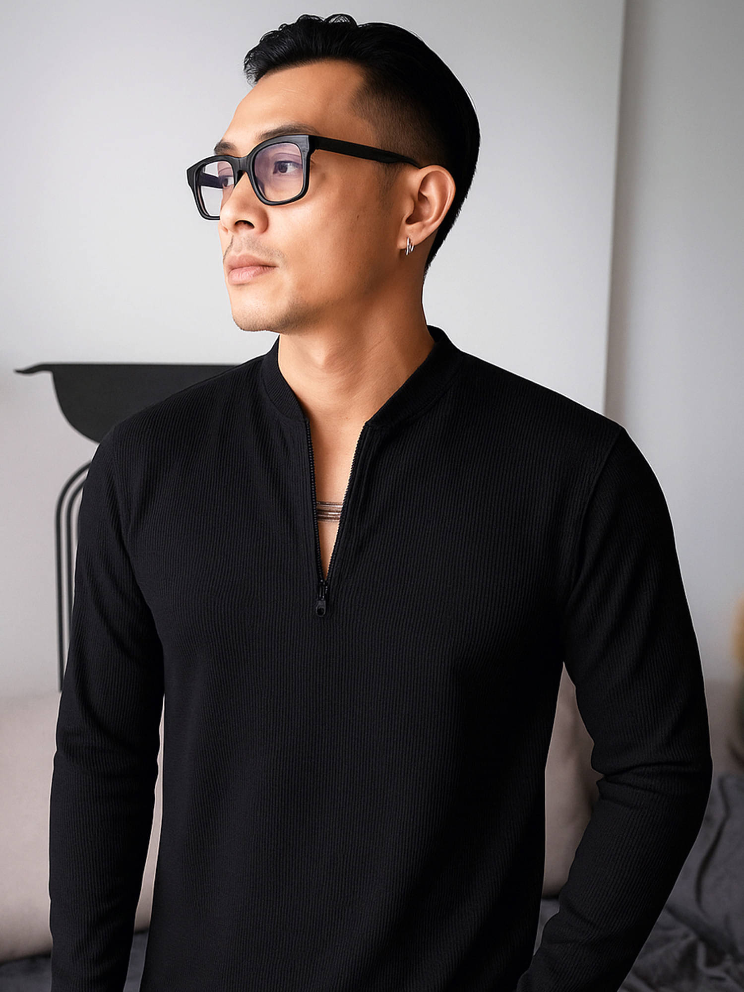 JUMP CUTS Men Cotton Blend Regular Fit Solid T-Shirt ( Black ) JUMP CUTS Men Cotton Blend Regular Fit Solid T-Shirt ( Black )