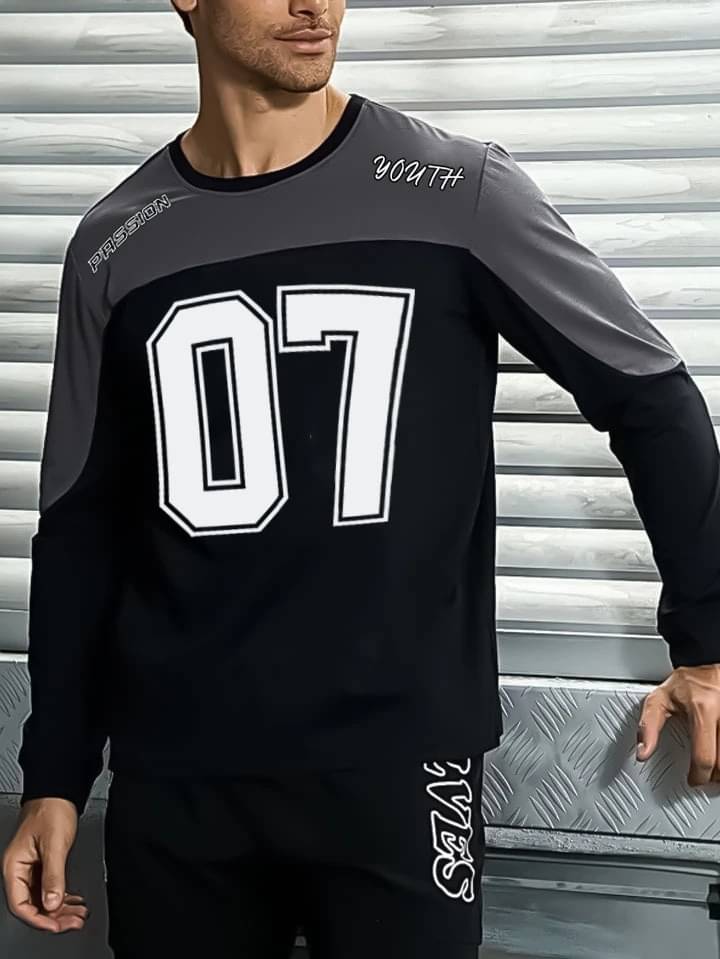     			JUMP CUTS Men Cotton Blend Slim Fit Printed T-Shirt ( Black )
