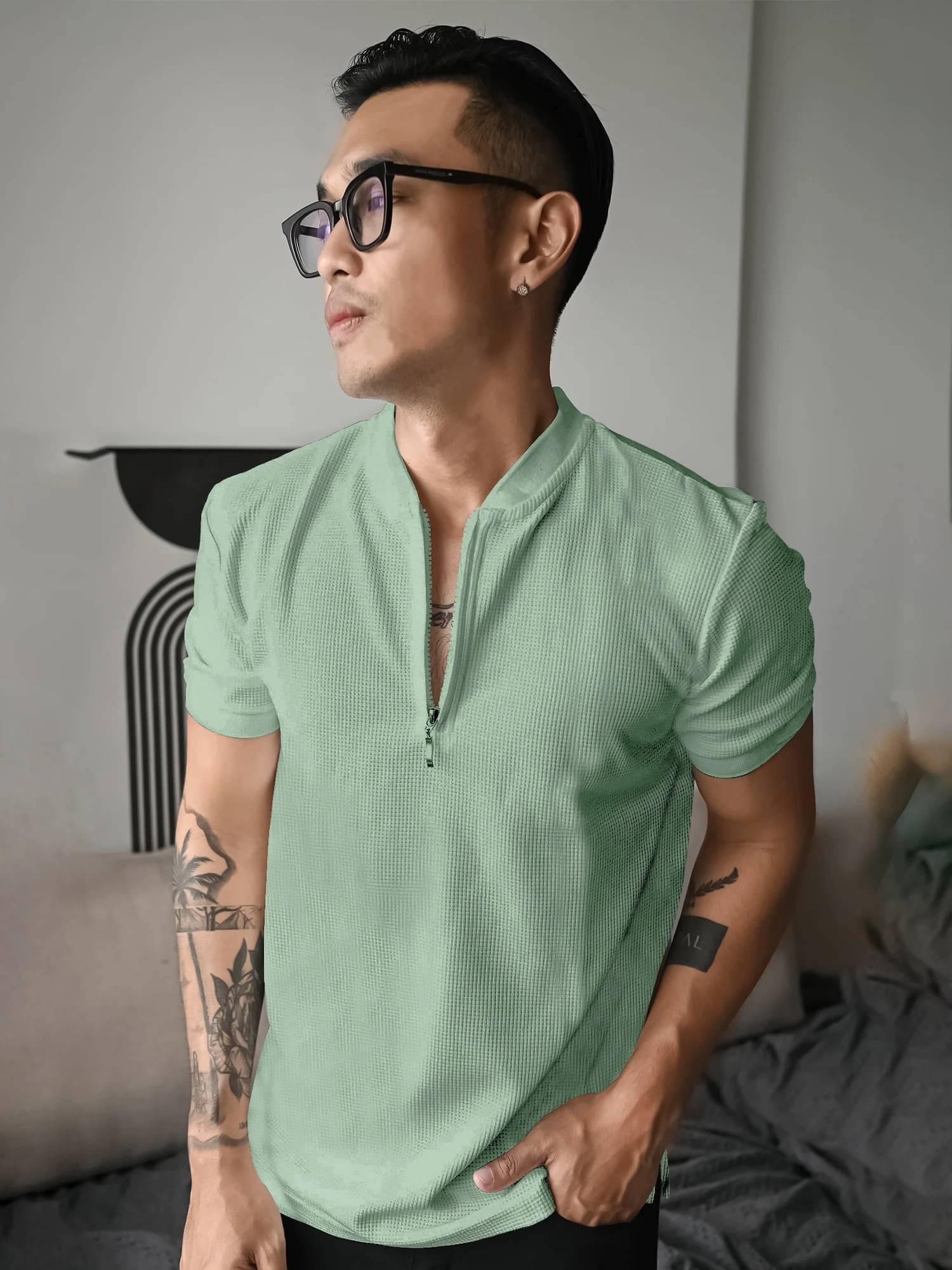JUMP CUTS Men Polyester Slim Fit Solid T-Shirt ( Green ) JUMP CUTS Men Polyester Slim Fit Solid T-Shirt ( Green )